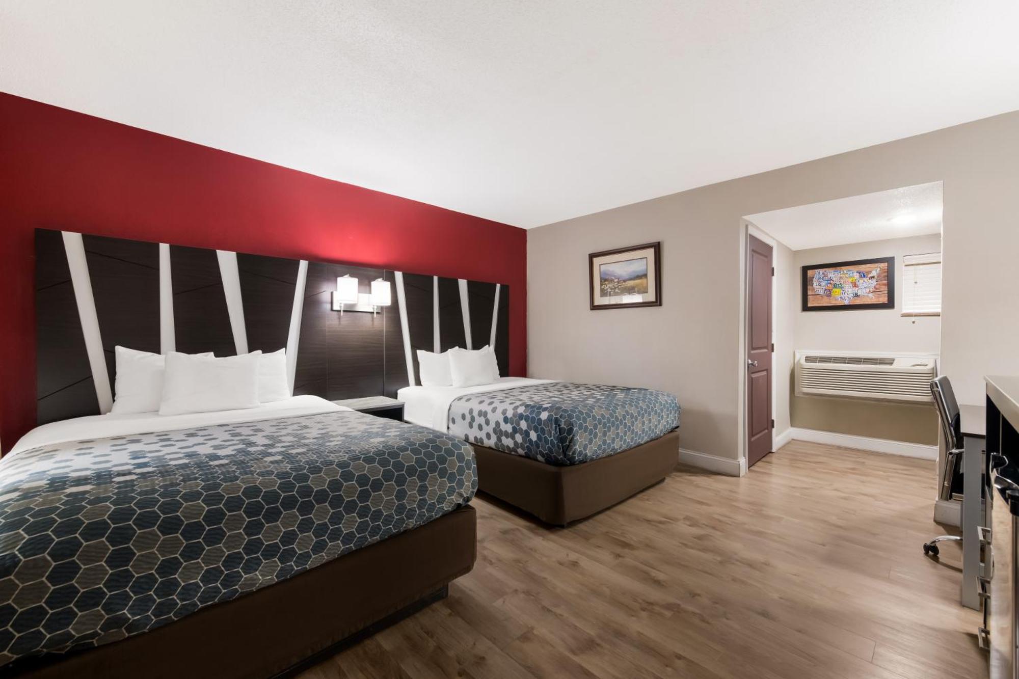Econo Lodge Inn & Suites On The River Gatlinburg Exterior photo